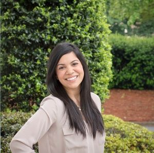 Meet your Posher, Alondra